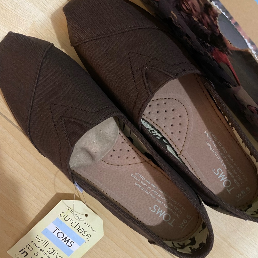 NWT TOMS Women’s Classic Canvas Slip On - Picture 6 of 9